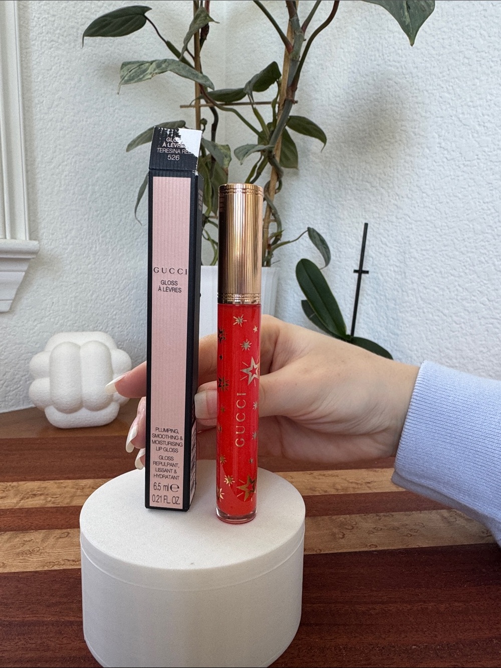Gucci Hydrating Plumping Lip Gloss - 526 teresina red